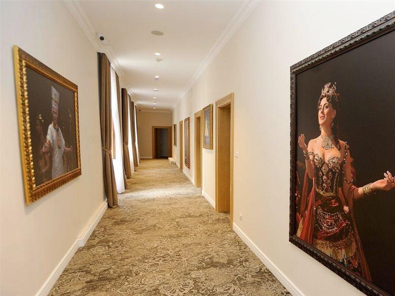 Hotel Opera Garni 4*
