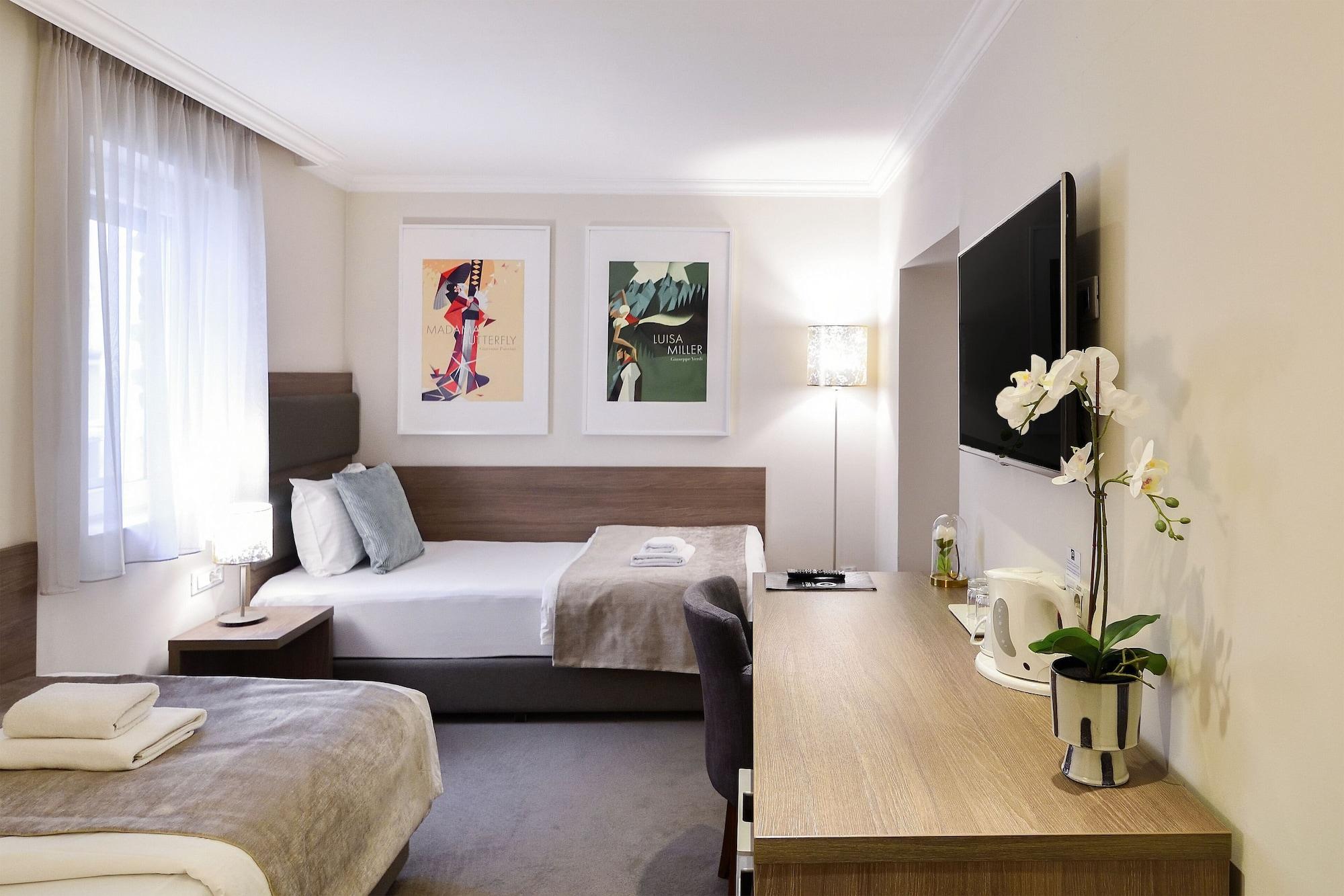 Hotel Opera Garni 4* Белград