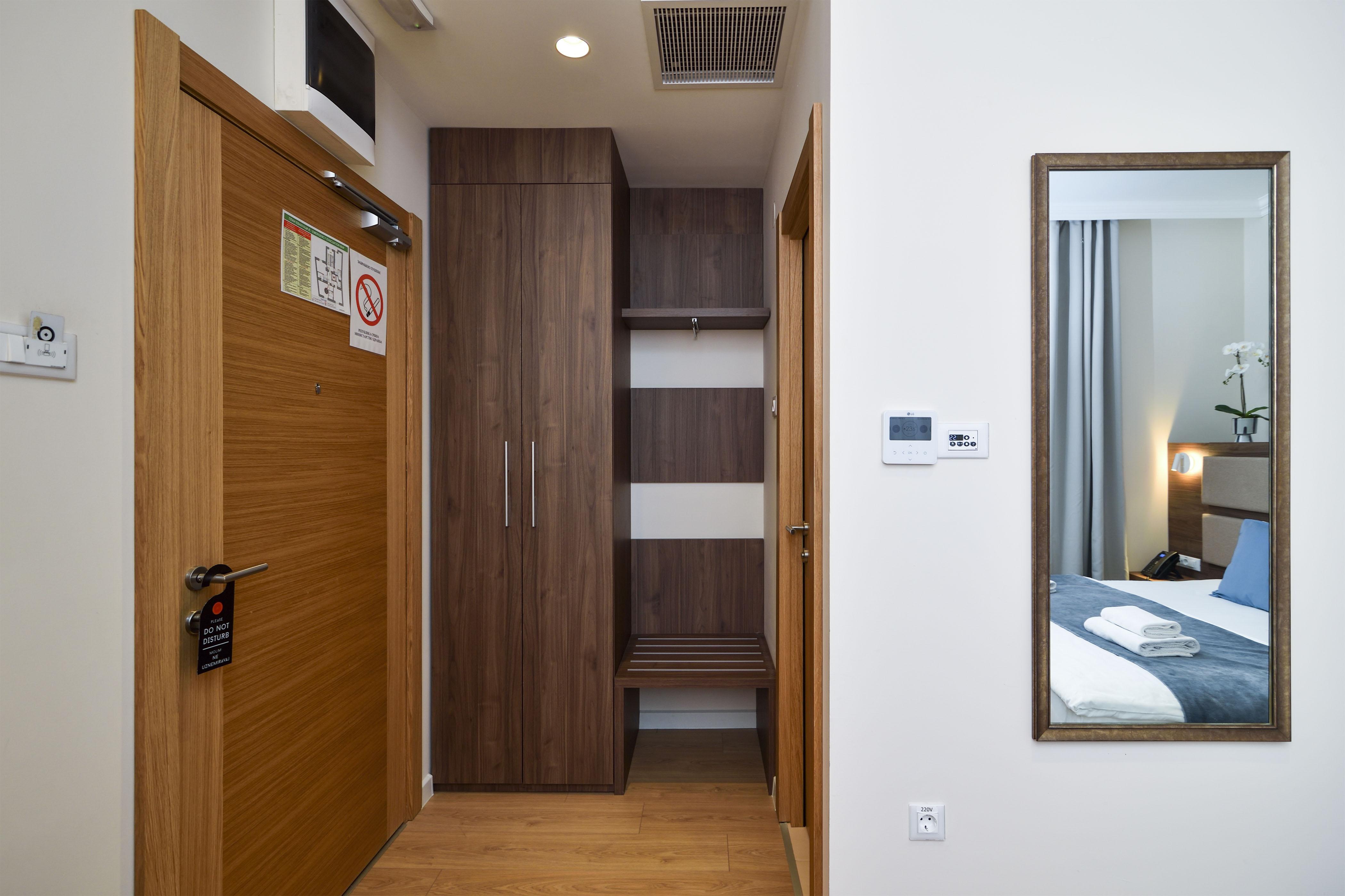 Отель Hotel Opera Garni